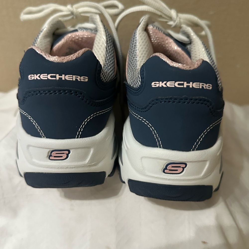 Skechers D’Lite Air Cooled Sneakers - Picture 6 of 9